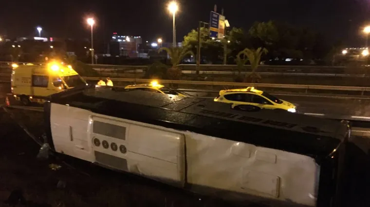 U Barceloni se prevrnuo autobus sa stranim turistima: 24 ozlijeđenih, troje te&scaron;ko