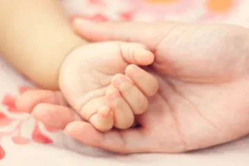 Ovaj čin bit će vam ukusan ili šokantan: majke prave umjetnička djela od pupčanih vrpci