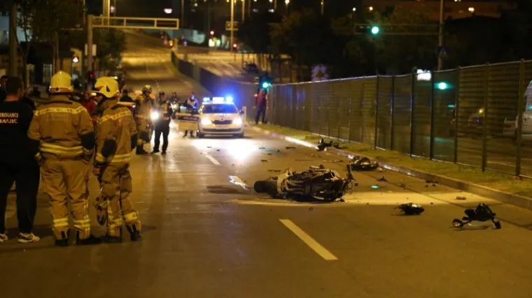 Automobilom pogodio motociklista - motor se zapalio, a vozač izgorio