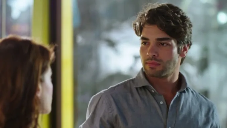 Na majčin nagovor Efe se vrati u tvrtku gdje se sukobi s Borom (Ponovno rođen)