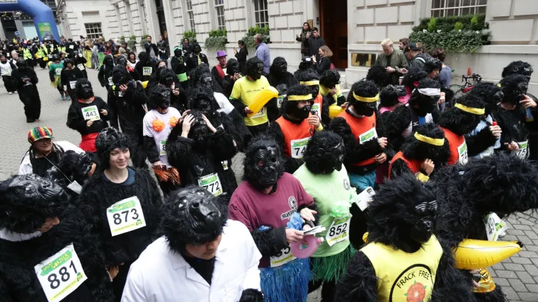 Nesvakida&scaron;nji prizor: petstotinjak ljudi maskiranih u gorile trčalo ulicama Londona