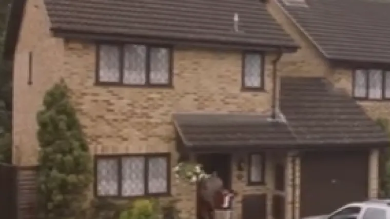 Oduvijek ste željeli biti kao Harry Potter? Kuća u kojoj je odrastao mali čarobnjak sada može biti va&scaron;a