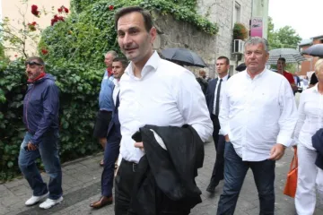 'Je li gospodin Kovač ministar Hrvatske ili banke Unicredit?'