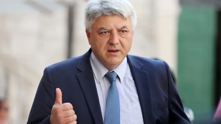 Primorsko-goranski SDP traži povratak raspu&scaron;tenih organizacija, a Komadina jo&scaron; nije istaknuo kandidaturu