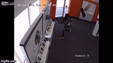 Trgali ih ne obazirući se na kamere, osoblje i kupce