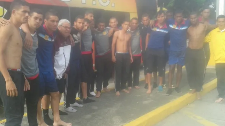 Nesretne nogometa&scaron;e opljačkali do gole kože!