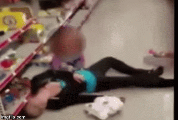 Djevojčica poku&scaron;ala probuditi mamu koja se predozirala usred dućana