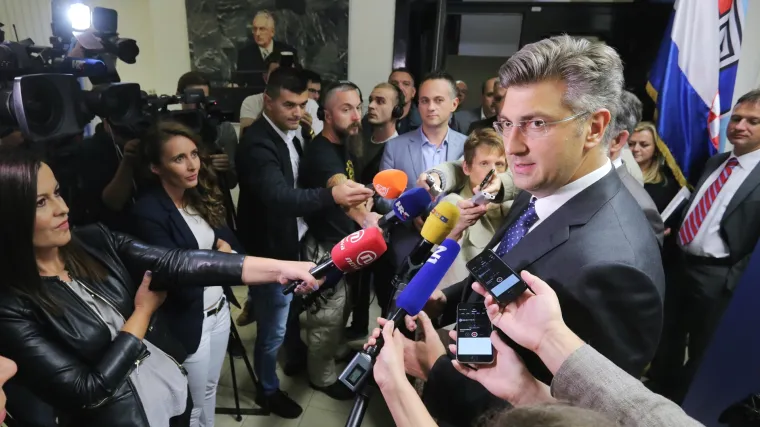 Plenković ne želi otkriti ima li dovoljno potpisa:  'Imamo vremena, sve će biti u ustavnim rokovima'