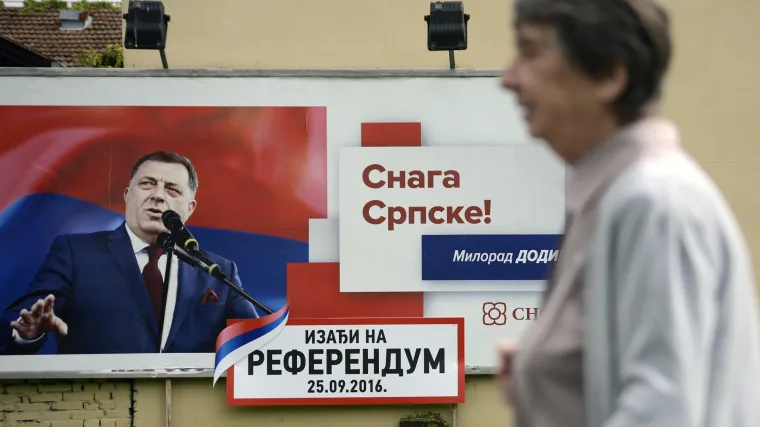 U RS &scaron;utnja uoči Dodikovog referenduma, na ulicama policajci naoružani strojnicama