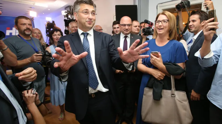 U HDZ-u uvjereni da će do konzultacija u Uredu predsjednice imati dovoljno potpisa