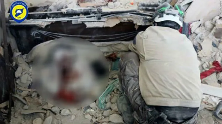 Otac i sin poginuli su zagrljeni