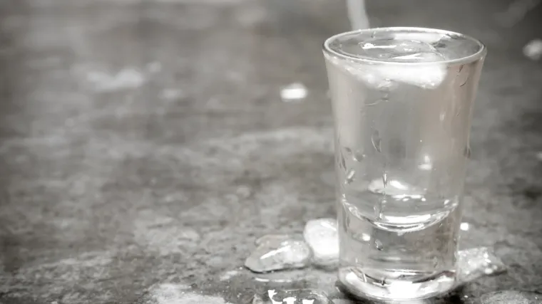 Ukrajinci pili ilegalno proizveden alkohol iz Harkova, 23 ih umrlo