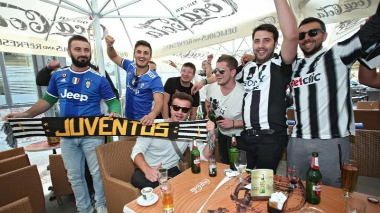 Okupirali centar Zagreba, čuje se i pjesma