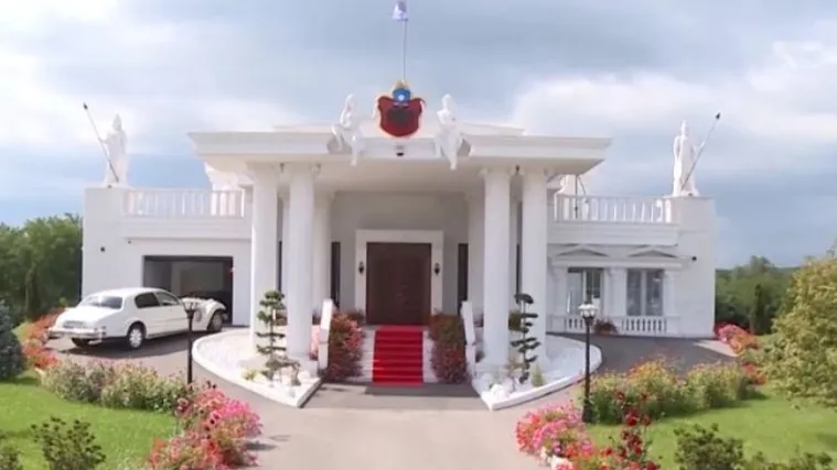 Pogledajte nevjerojatno arhitektonsko zdanje milijuna&scaron;a: na Kosovu izgradio Bijelu kuću