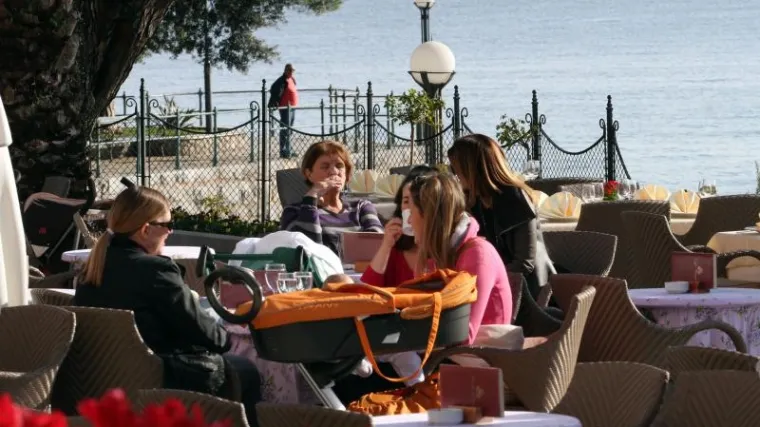 'Dva klinca su porazbijala kafić, a &scaron;to je napravila majka? Bolje bi joj bilo da nije rađala!'