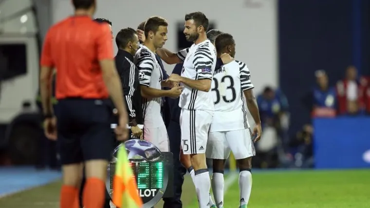 Ovako su maksimirske tribine pozdravile Marka Pjacu