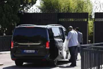 Saudijska princeza zatočila dekoratera u Parizu i natjerala ga da joj ljubi stopala