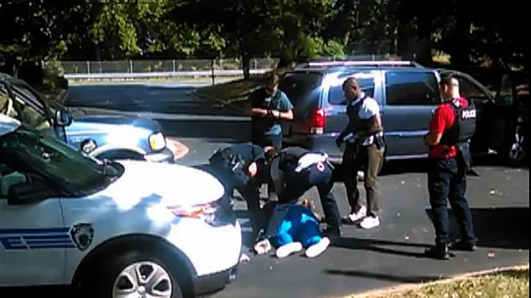 Tinejdžer ubio oca, a zatim ranio dvoje djece i učiteljicu na igrali&scaron;tu