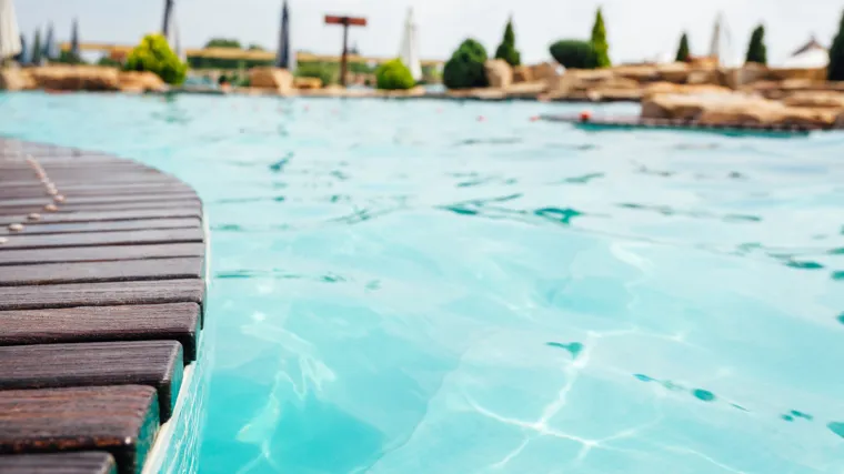 Neposredno uz postojeći bazenski kompleks u Đakovu kreće izgradnja zatvorenih bazena