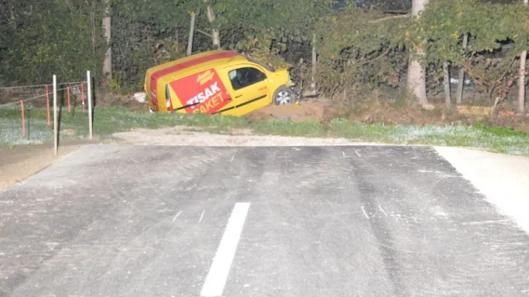 Sletio s ceste i udario u ogradu, vozač te&scaron;ko ozlijeđen