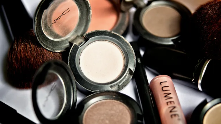 Obraćate li pozornost na ovaj simbol na poleđini kozmetičkih proizvoda? Evo &scaron;to znači i trebamo li paničariti