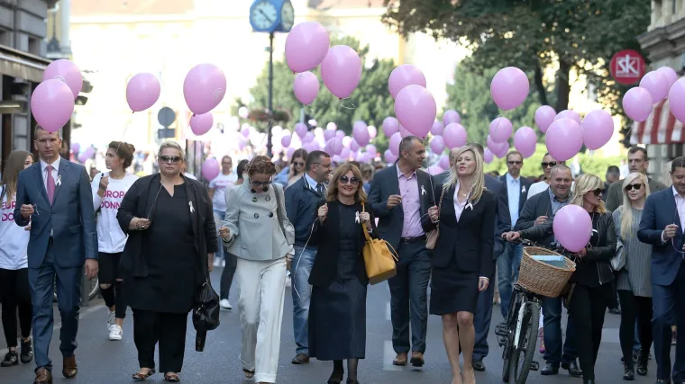 U Zagrebu obilježen Dan ružičaste vrpce: povorka posvećena svima koji su izgubili bitku s rakom dojke
