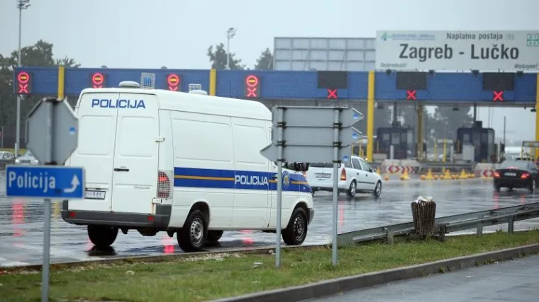 Jake snage dočekuju Torcidu na naplatnim kućicama