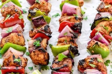 Brzinski ručak: &Scaron;areni ražnjići s piletinom i povrćem