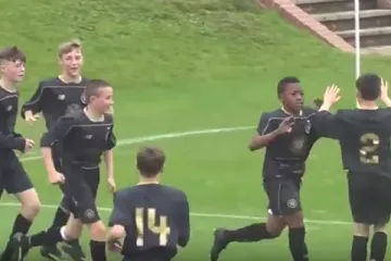 Trinaest mu je godina, a nastupa za Celticovu drugu momčad