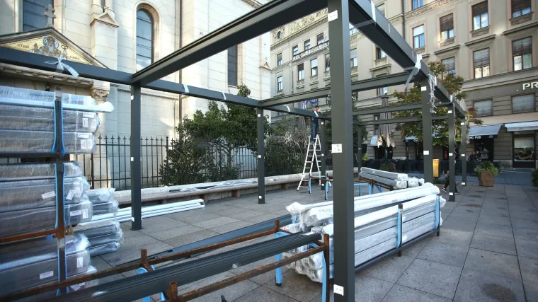 Traži se uklanjanje konstrukcije na Cvjetnom trgu: 'Bandiću su želje sumnjivih tajkuna važnije od želja građana'