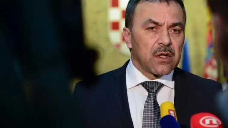 'Neka su zatvorili granicu, mi razmi&scaron;ljamo o policijskim postrojbama'