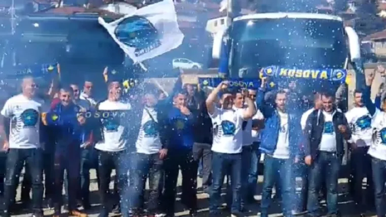 Pogledajte kako se kosovski navijači spremaju za veliki okr&scaron;aj protiv Hrvatske