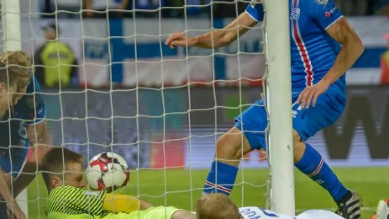 Je li fantomski pobjednički gol Islanda regularan?