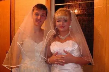 UPLOVILI U BRAČNU LUKU ČISTOM BRODOLOMOM: Ma, važno da se oni razumiju, koga briga što im se svi smiju