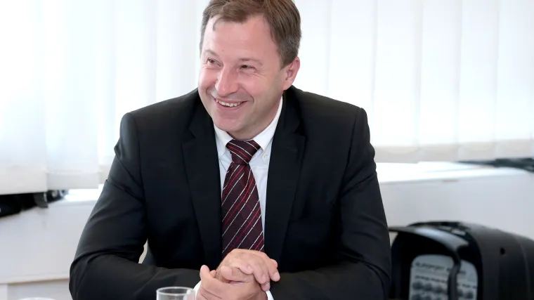 Reakcija iz HNS-a: 'Umjesto Inom, ministar Panenić se bori za fotelje'