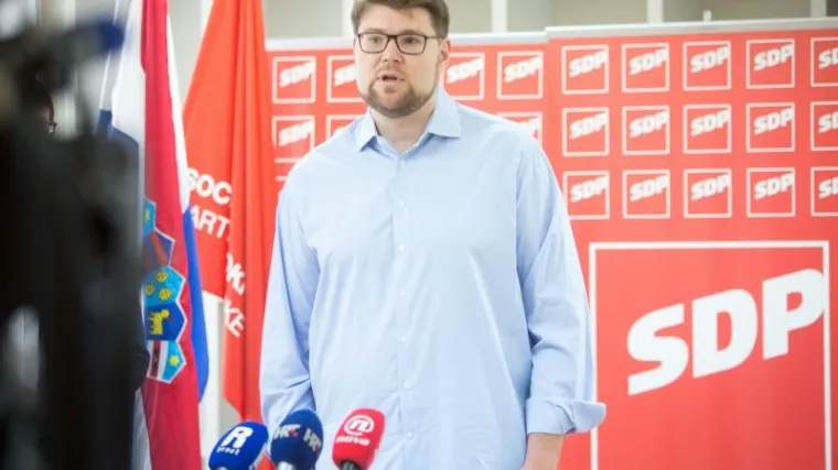 'Nevjerojatno da će Petrov opet tražiti pomoć opozcije'