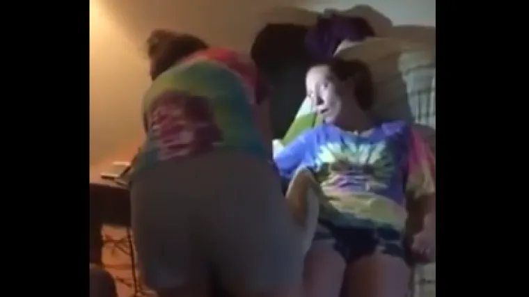 Uznemirujuća snimka: djeca na dru&scaron;tvenim mrežama uživo prenosila roditelje pod utjecajem heroina