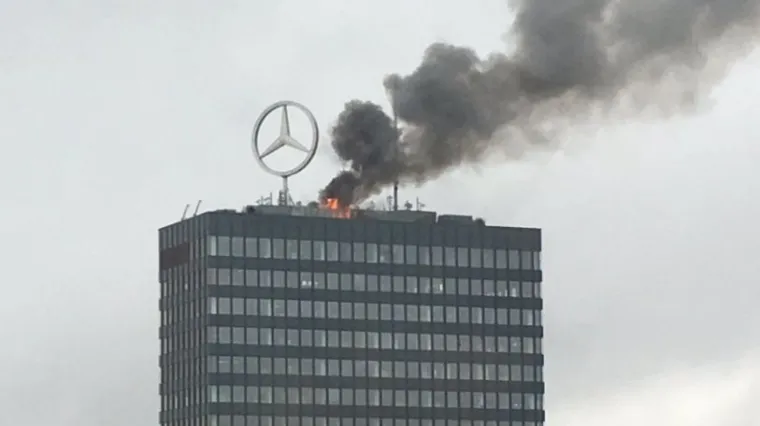 Izbio požar na krovu Europa-Centra, jednog od simbola Berlina