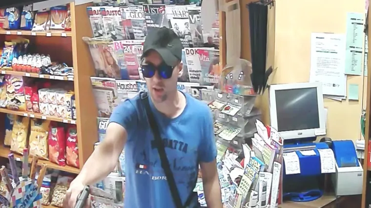 Policija moli građane za pomoć: prepoznajete li ovog naoružanog razbojnika?