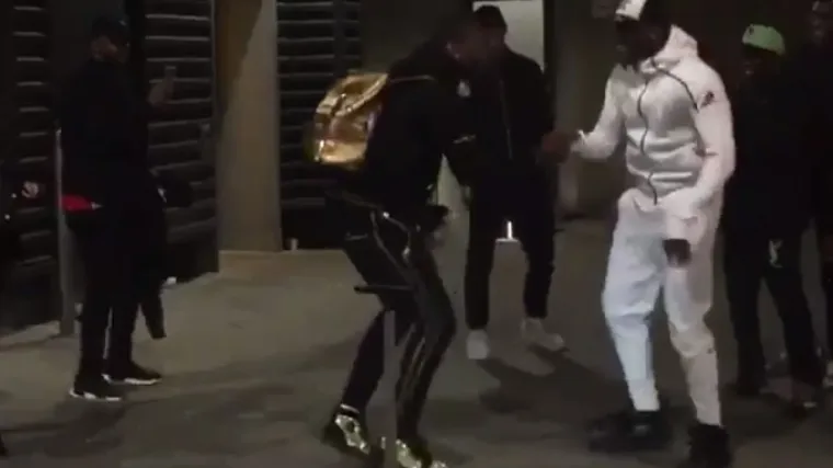 Gol je slavio smrknuta lica, ali je &scaron;ou napravio - na parkirali&scaron;tu!