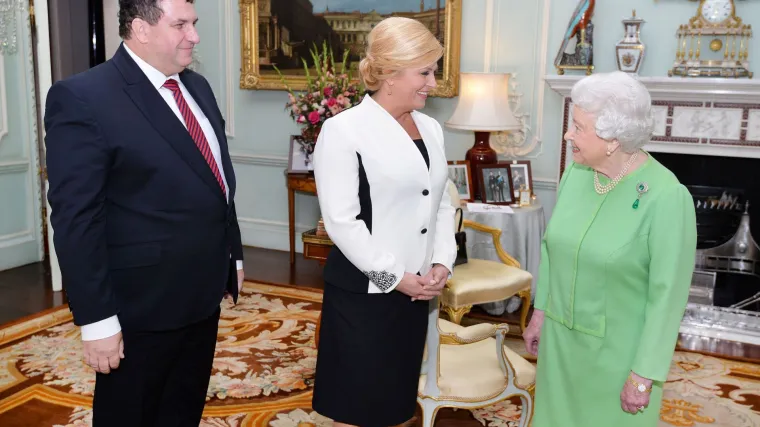 Evo što je Kolinda Grabar-Kitarović odjenula za susret s britanskom kraljicom