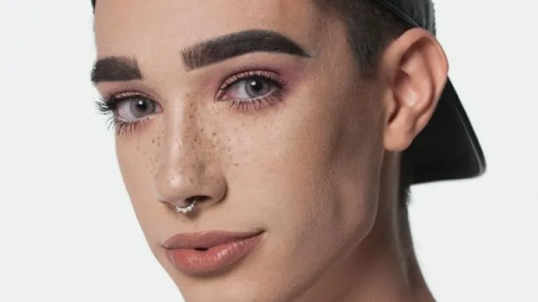 Ru&scaron;i dru&scaron;tvene norme: glavno lice s naslovnice poznatog ženskog magazina postao 17-godi&scaron;nji mladić!