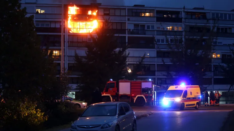 Herojska priča: zagrebački vatrogasci u&scaron;li u plamteću zgradu, riskirali život i spasili &scaron;estero ljudi