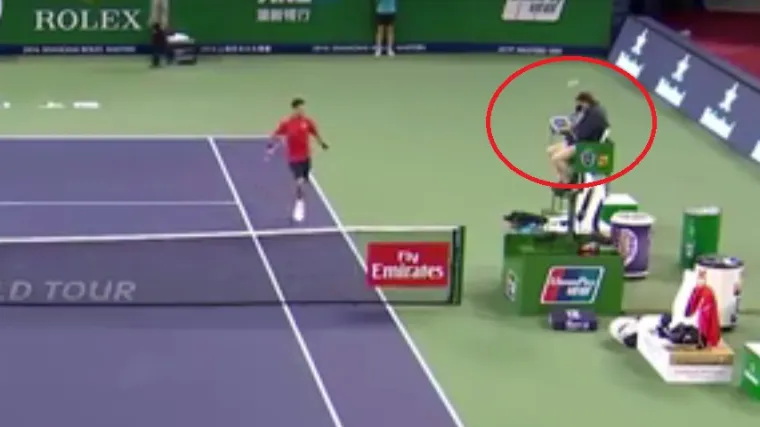 Đoković skoro suca pogodio lopticom u glavu