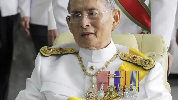 Preminuo tajlandski kralj Bhumibol Adulyade koji je bio na prijestolju 70 godina