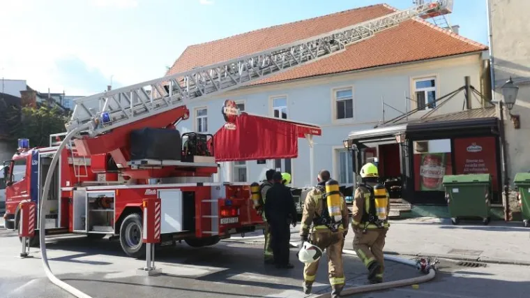 Policija potvrdila: eksploziji u stanu prethodilo ubojstvo, danas se nastavlja očevid