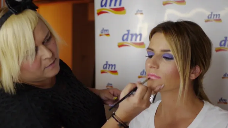 Antonija Blaće u rasko&scaron;nom koloritu: Kako koristiti hrabre boje u svakodnevnom looku