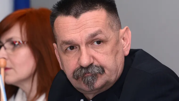 Hrvoje Niče novi predsjednik HSP-a dr. Ante Starčević, Ćorić izvrijeđao Milanovića, Stanimirovića i Pupovca