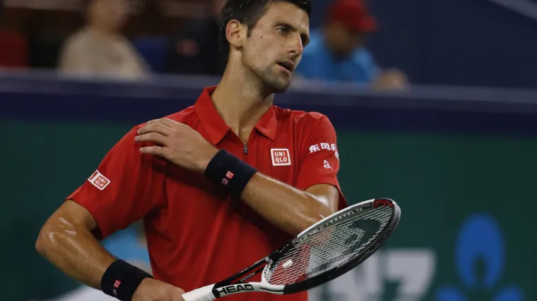 Izgubio živce: Novak Đoković lomio rekete, trgao majice i na kraju - izgubio