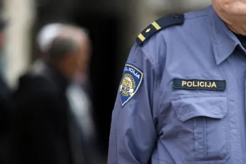 'Šta se bojiš, p….. mamina usrana!' i onda sam ga uhvatio za vrat'